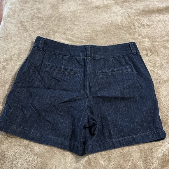 Loft Outlet Women's 6’ Stretch Denim Dress Shorts - Picture 2 of 7